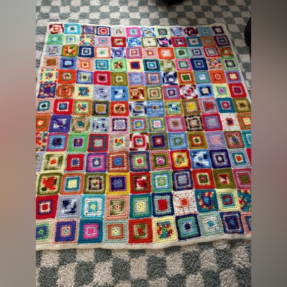 VTG Granny Square Blanket Afghan Crochet Hand Made Patchwork Multi Color Retro - Picture 3 of 11